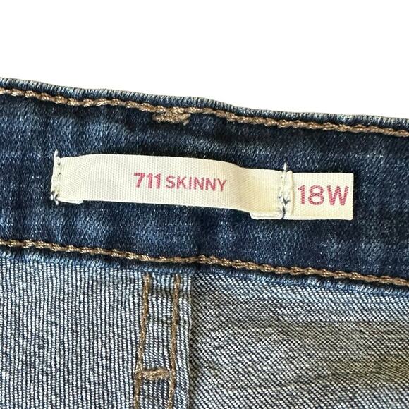 Levi's 711 Skinny Jeans Cropped Raw Hem Dark Wash Size 18W - Picture 3 of 6